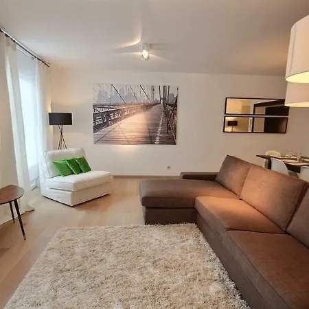 Clarisses Flats דירה לייז'